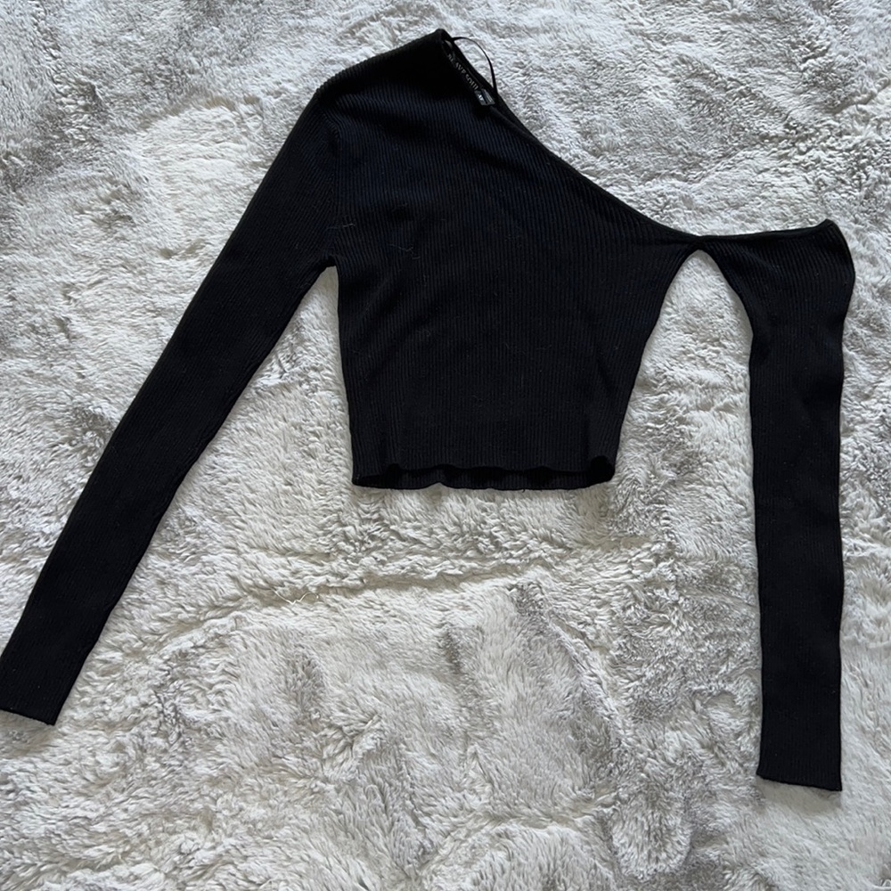 Off the shoulder black long sleeve